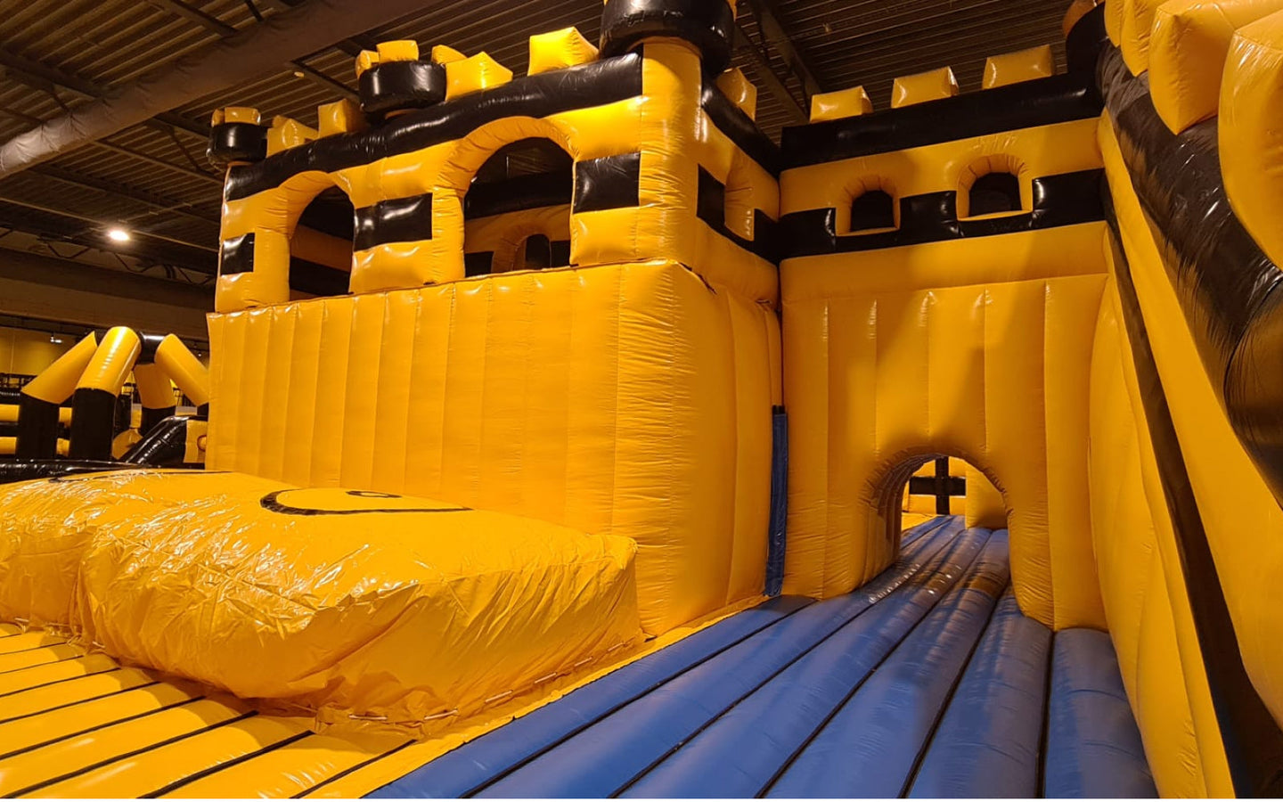 Inflatable & trampoline park - JumpSky (4 locaties) - afbeelding 4