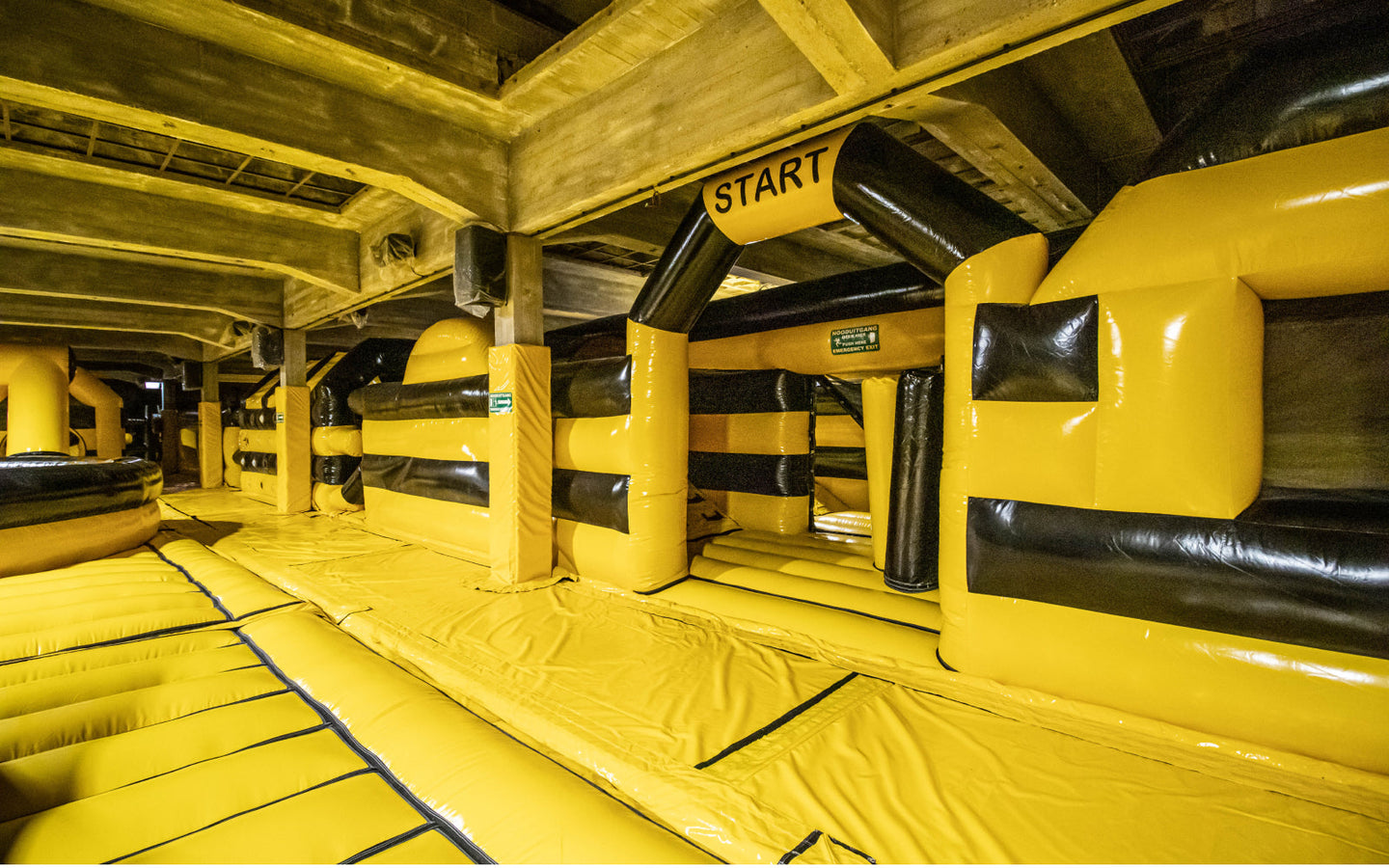 Inflatable & trampoline park - JumpSky (4 locaties) - afbeelding 5