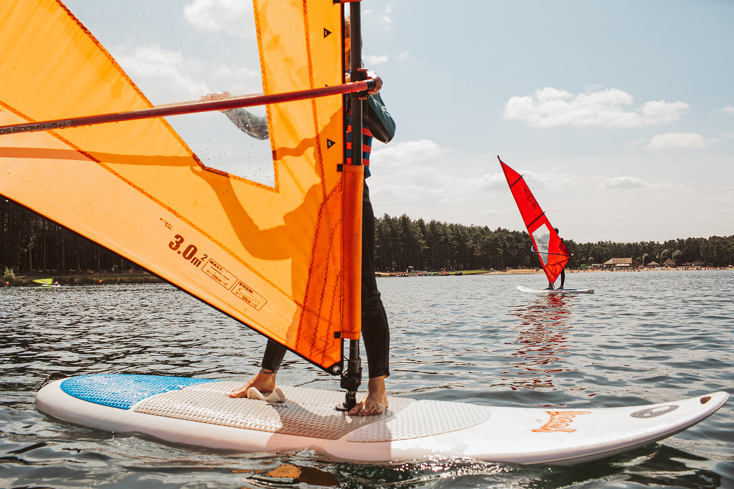 Groepsles windsurfen (3u) Lilse Bergen/De Nekker - afbeelding 1